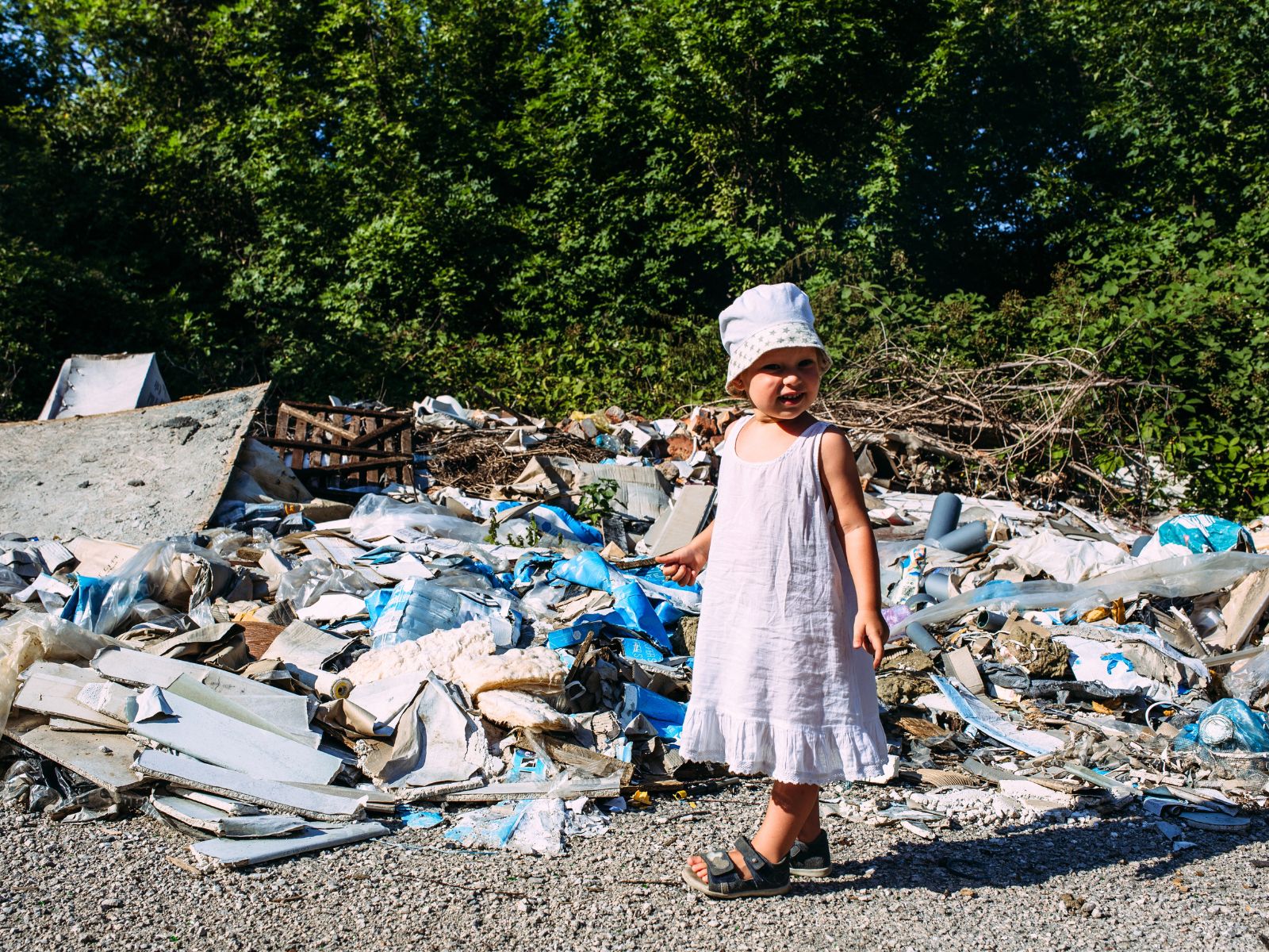 Muovin vaikutus ympäristöön ja EU:n tavoitteet – Miten DiluteShop auttaa muutoksessa?