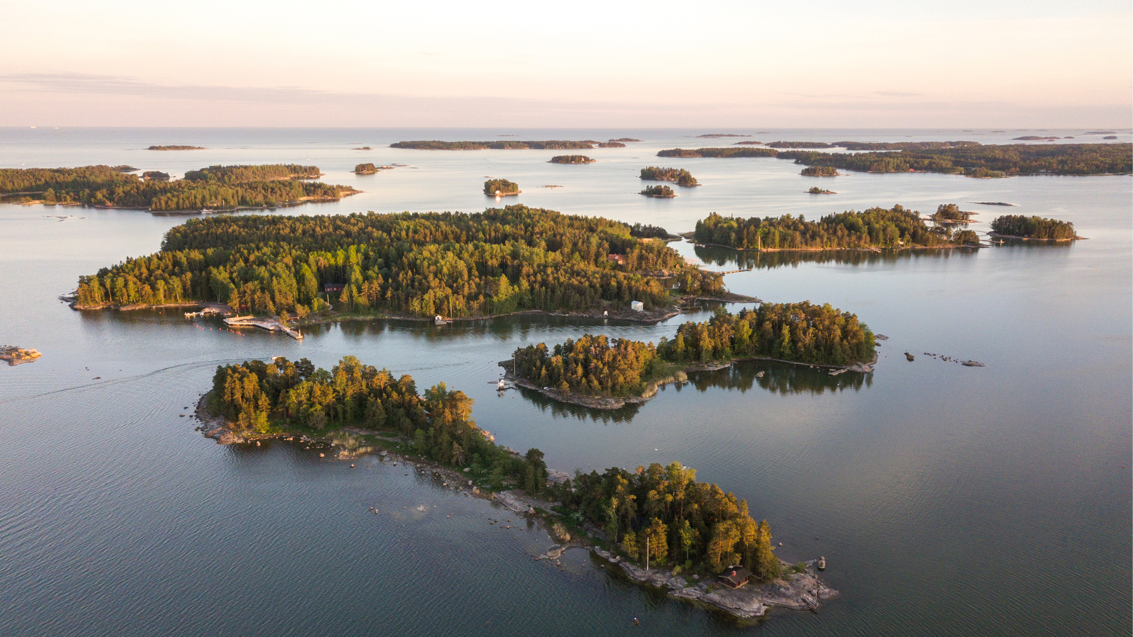 Suomi tuhansien järvien maa. Suomen kaunis ja lumouttava luonto 