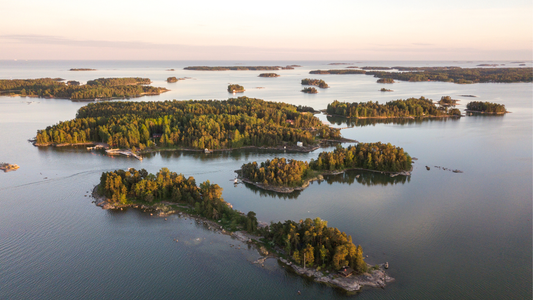 Suomi tuhansien järvien maa. Suomen kaunis ja lumouttava luonto 