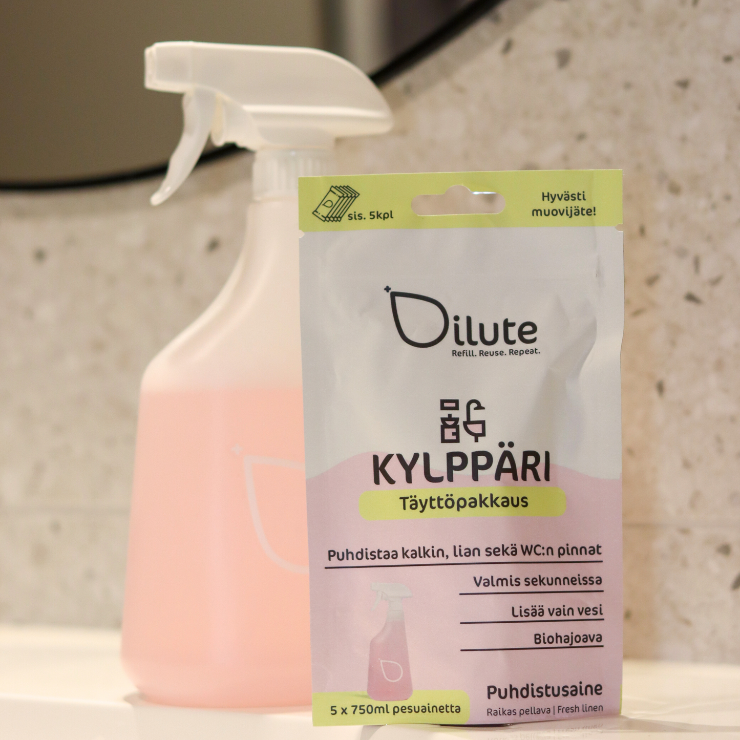 uudelleentäytettävä puhdistusaine. tehokas kylpyhuoneen puhdistusaine koko kylpyhuoneen siivoukseen. sopii kaikille kylpyhuoneen pinnoille. kalkinpoisto, ekologinen puhdistusaine, tehokas kalkinpoistoaine, kylpyhuoneen lattianpesu ja peilien pesu.