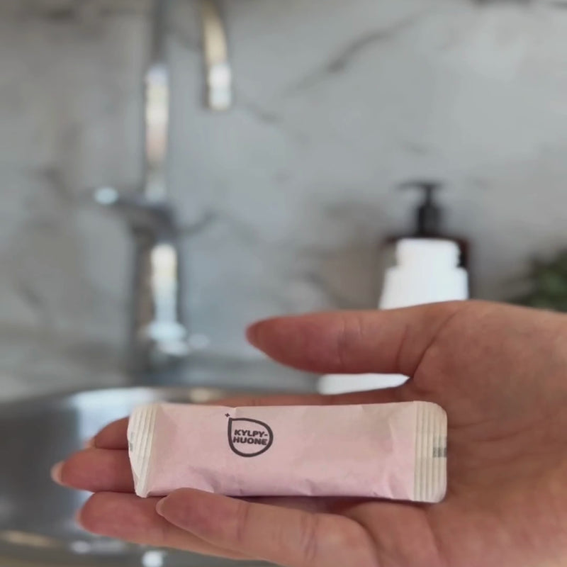 Dilute tiivistepussit liukenevat veteen ja siitä valmistuu puhdistusaine. Kylpyhuoneen pesuaine on suunniteltu poistamaan saippuajäämiä, kalkkisaostumia ja muuta kylpy- ja pesutiloissa tyyppillisesti esiintyvää likaa.